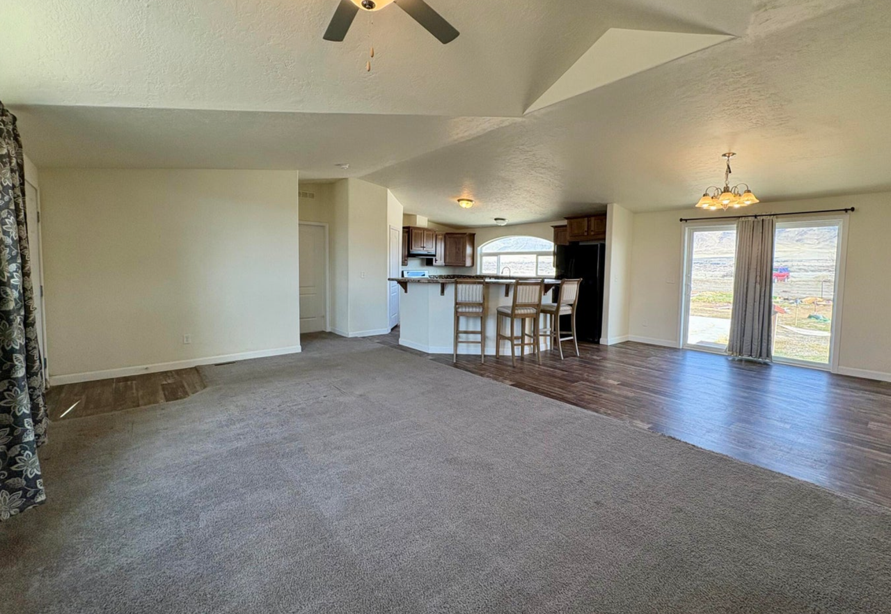 1415 Van Diest Rd - Photo 4 of 25