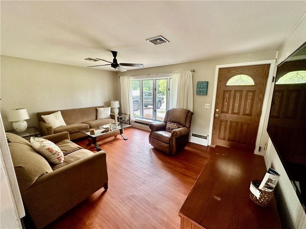 144 S Pier Rd - Photo 3 of 11