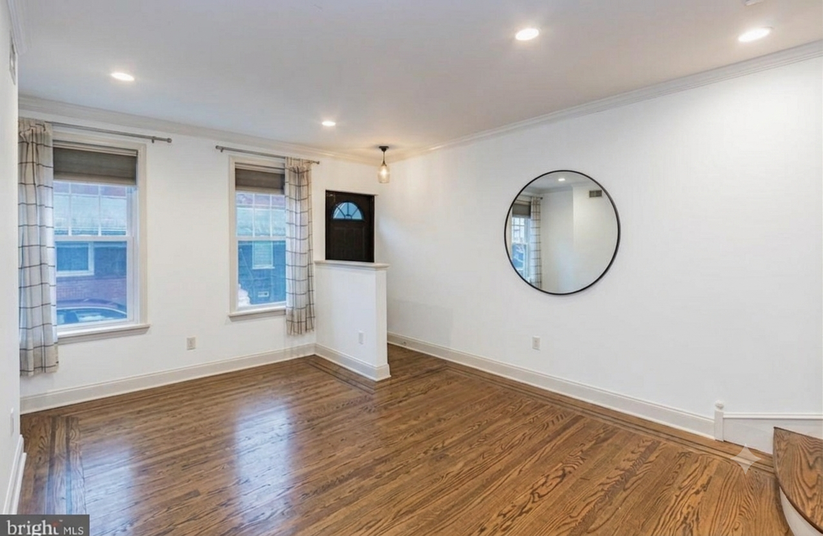 1616 S Bancroft St - Photo 3 of 15