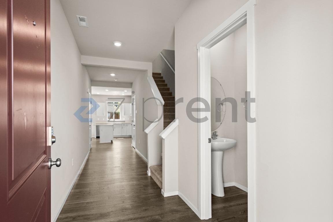 111 17th Dr - Photo 2 of 18