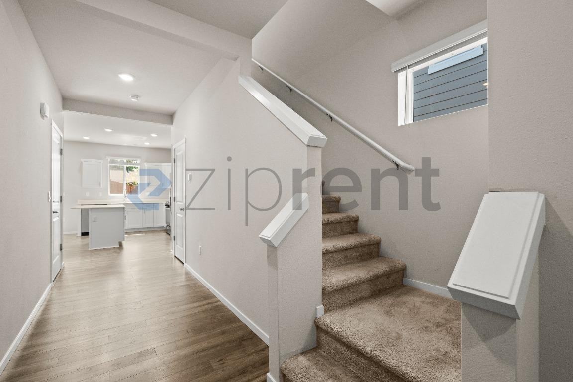 111 17th Dr - Photo 4 of 18