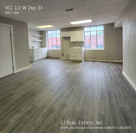 302 1/2 W 2nd St - Photo 4 of 7