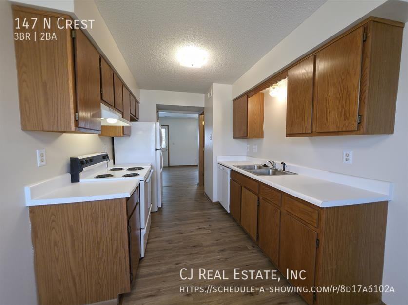 147 N Crest Dr - Photo 4 of 11