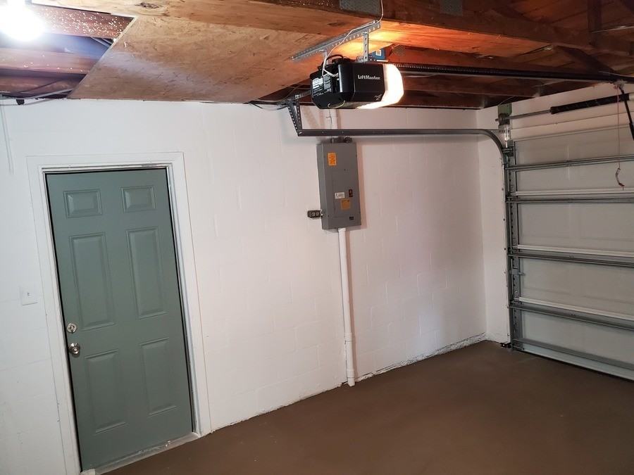 8402 Corney Dr - Photo 6 of 21