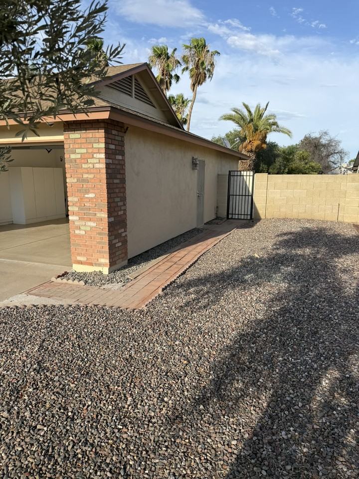 14025 North 45th Avenue - Photo 3 of 22