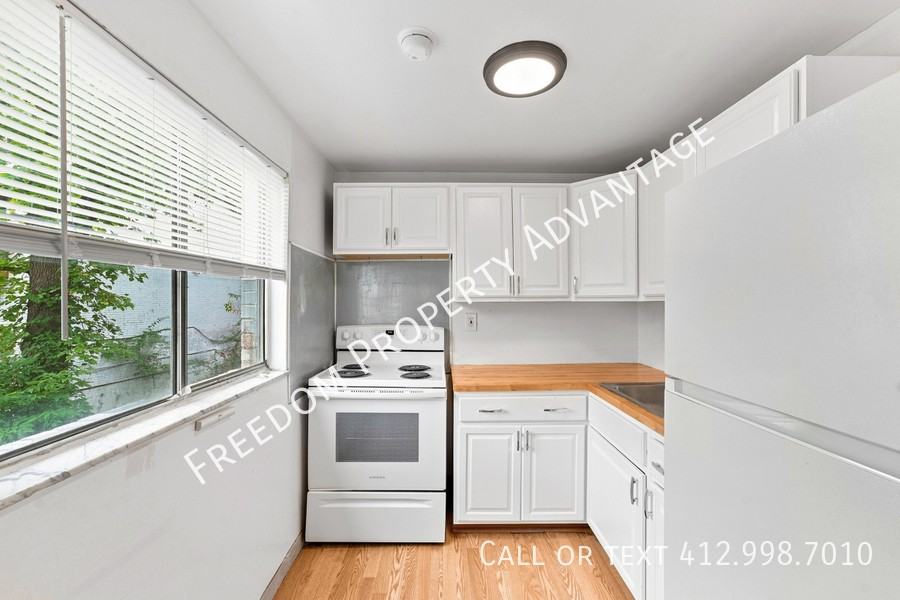 2523 Park Hill Dr - Photo 2 of 34