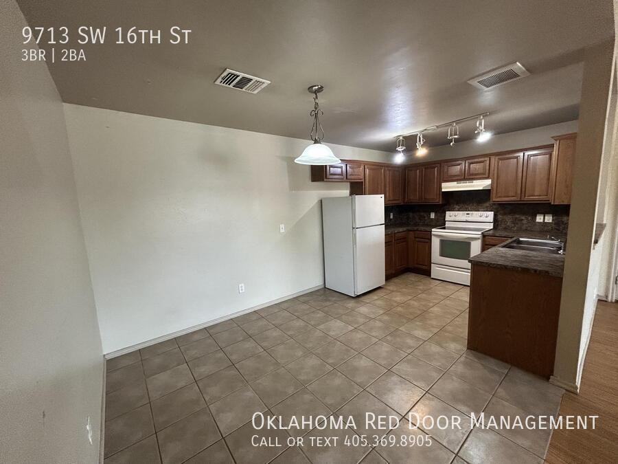 9713 Sw 16th St - Photo 7 of 12