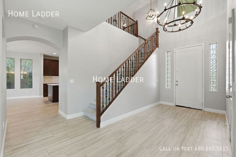 5623 E Dionysus Dr - Photo 3 of 36