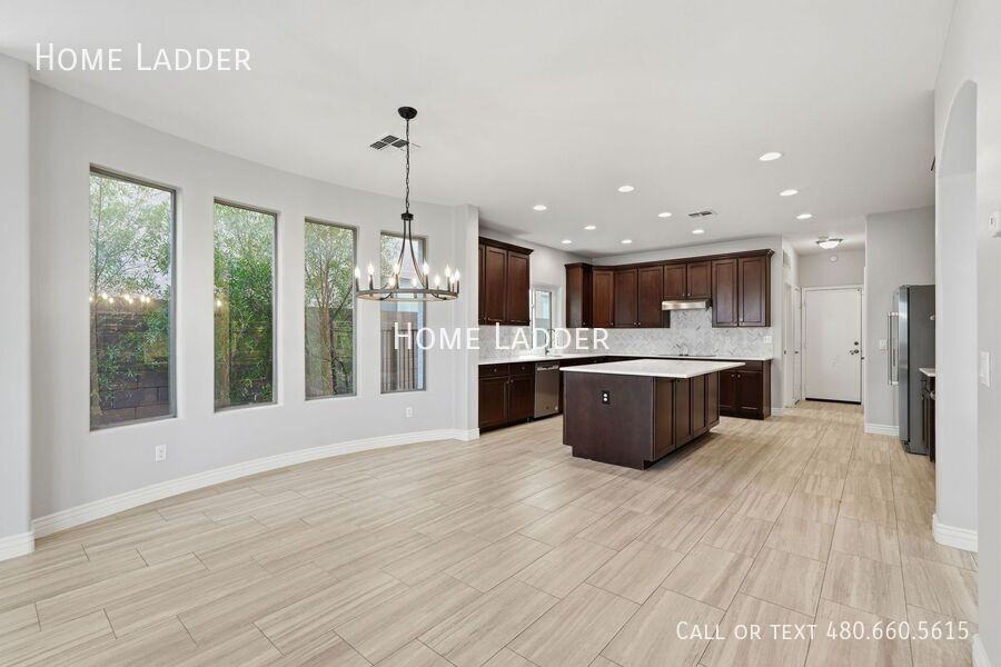 5623 E Dionysus Dr - Photo 4 of 36