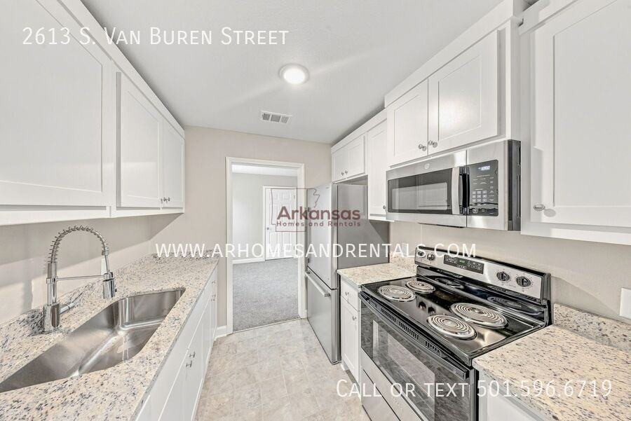 2613 S Van Buren St - Photo 4 of 13