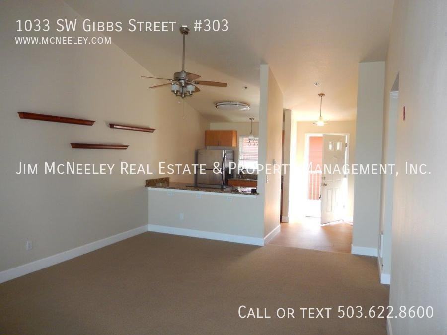 1033 Sw Gibbs St #303 - Photo 2 of 21