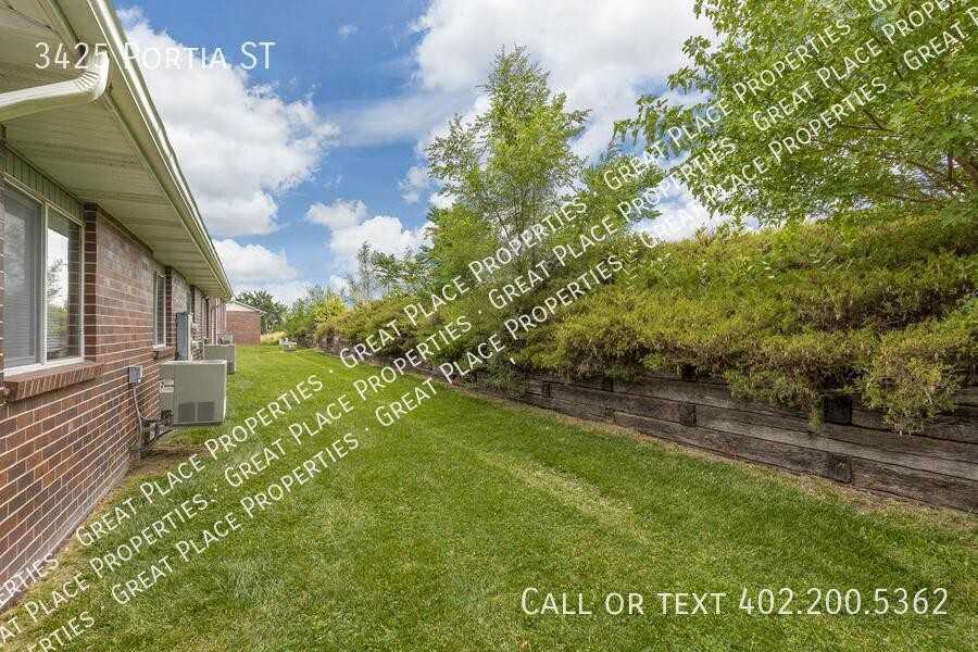 3425 Portia St - Photo 7 of 9