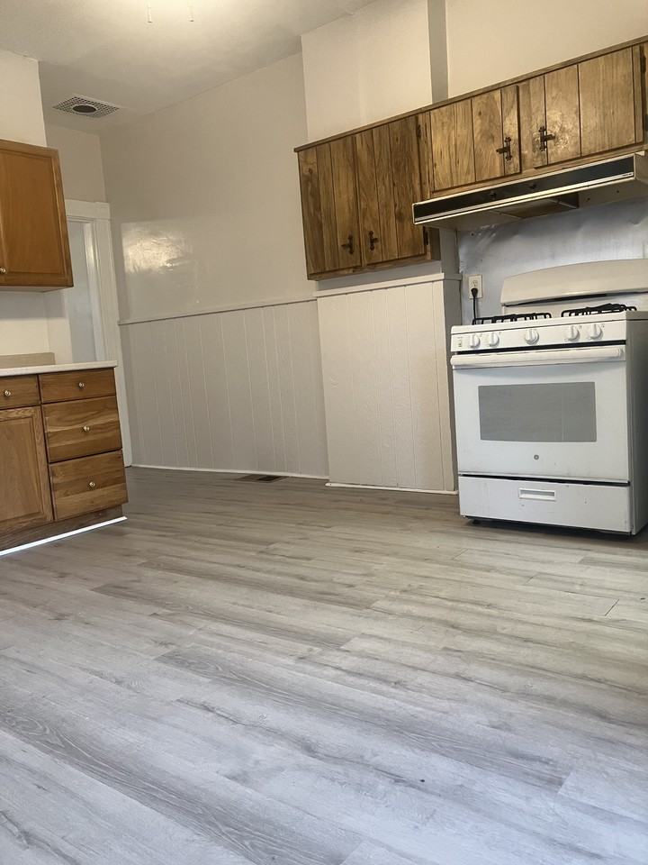 17 S 5th St #17 - Photo 3 of 12