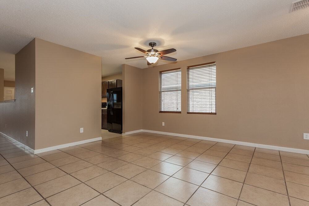2128 Panorama Ln - Photo 4 of 16