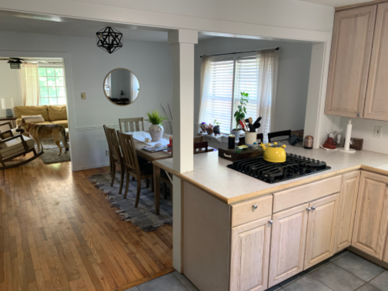 798 N Royal Ave - Photo 3 of 9
