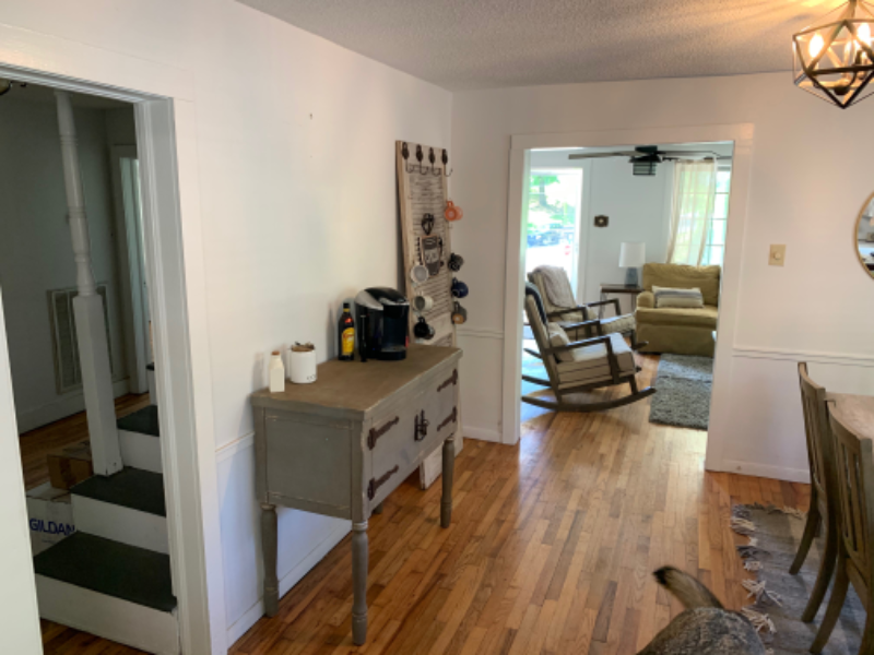 798 N Royal Ave - Photo 4 of 9