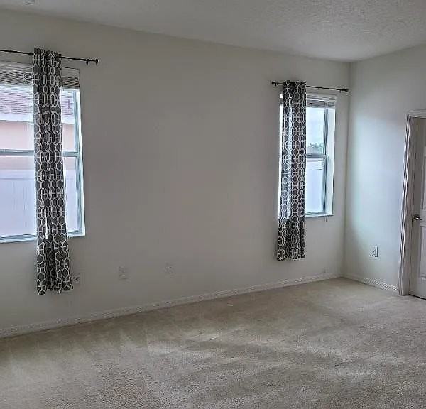 151 Seville Dr - Photo 4 of 16