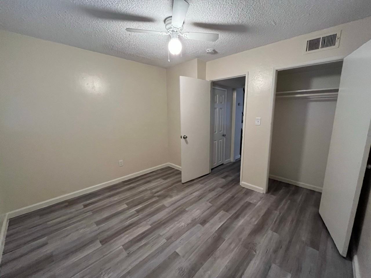 1015 L St - Photo 5 of 11
