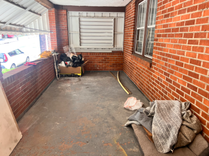 614 S Main St - Photo 3 of 13