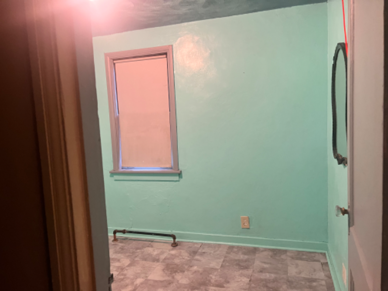 614 S Main St - Photo 7 of 13