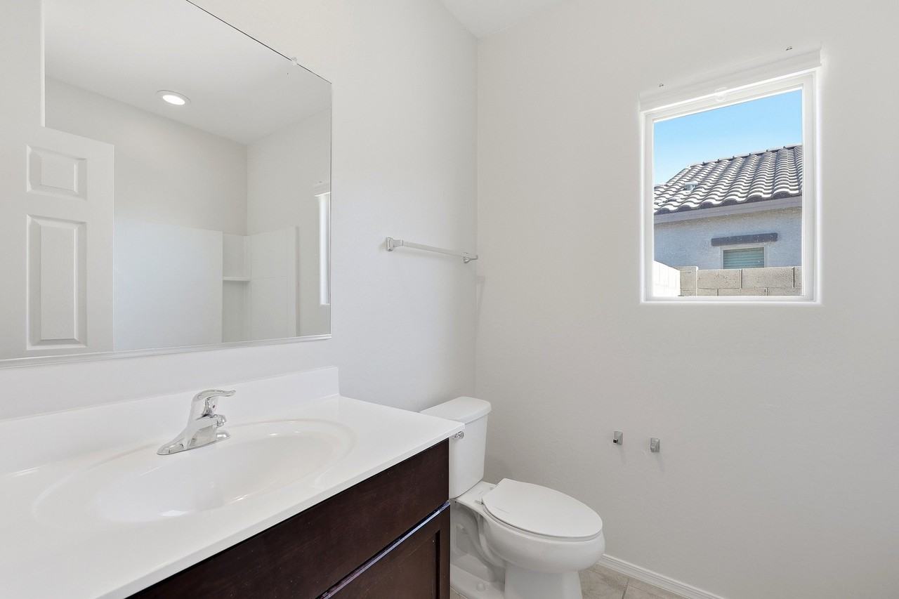 43721 W Acacia Ave - Photo 5 of 20