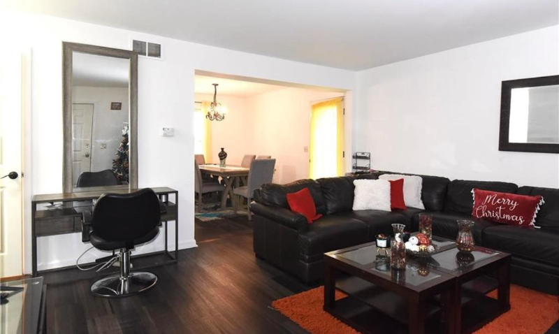 622 John St - Photo 2 of 11