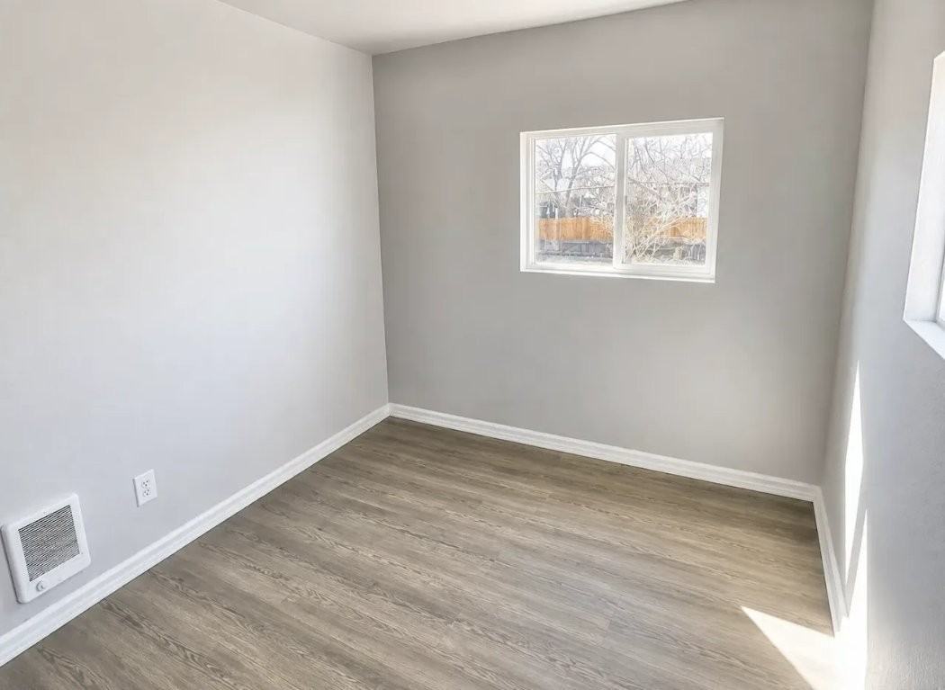 912 Baltic St - Photo 4 of 6