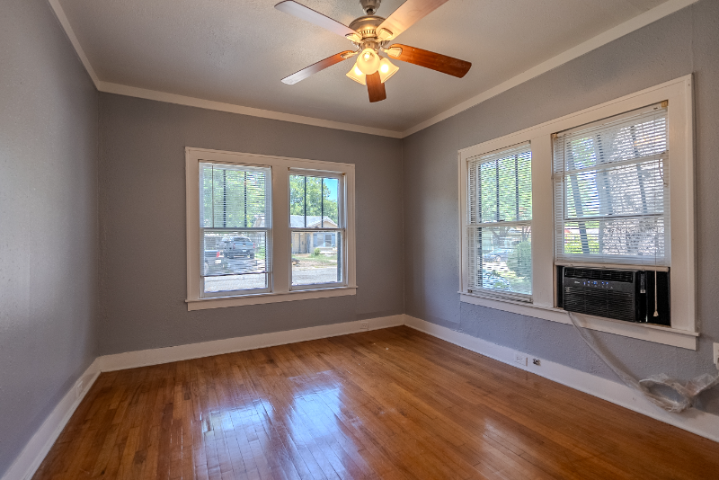 834 Cottonwood Ave - Photo 6 of 15