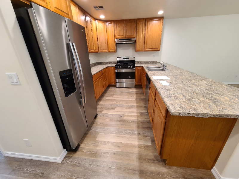 657 Se 8th St - Photo 5 of 16