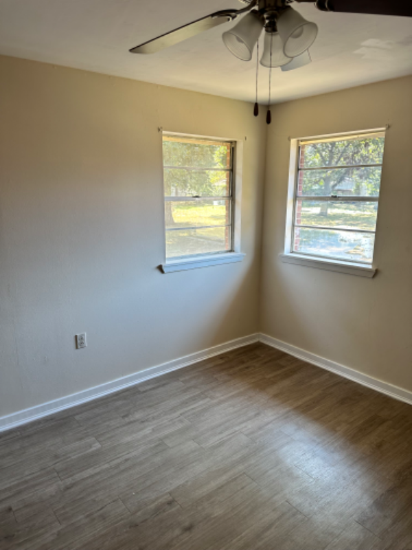 103 E Scott St - Photo 4 of 20