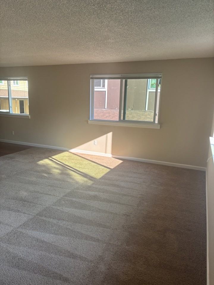 1620 S Kent Des Moines Rd #D - Photo 4 of 15