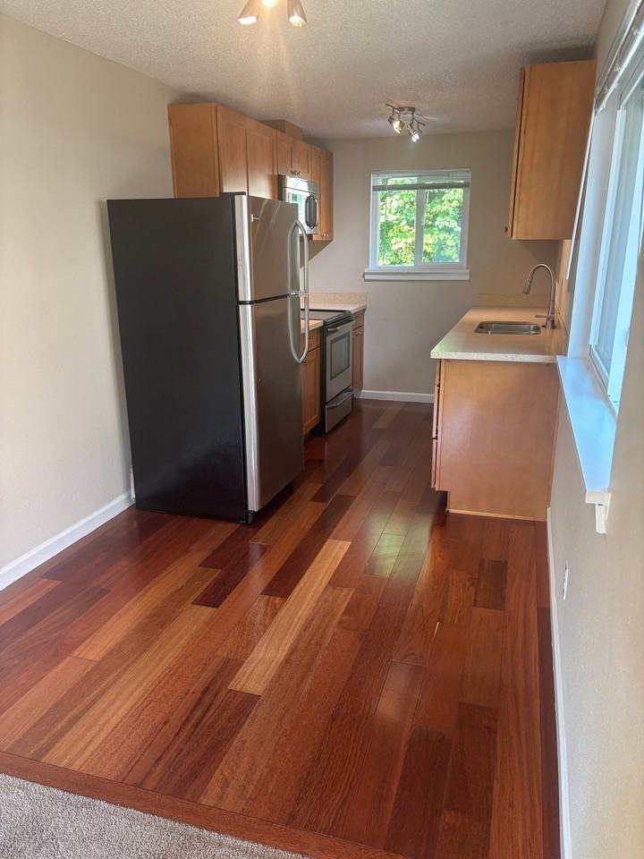 1620 S Kent Des Moines Rd #D - Photo 5 of 15