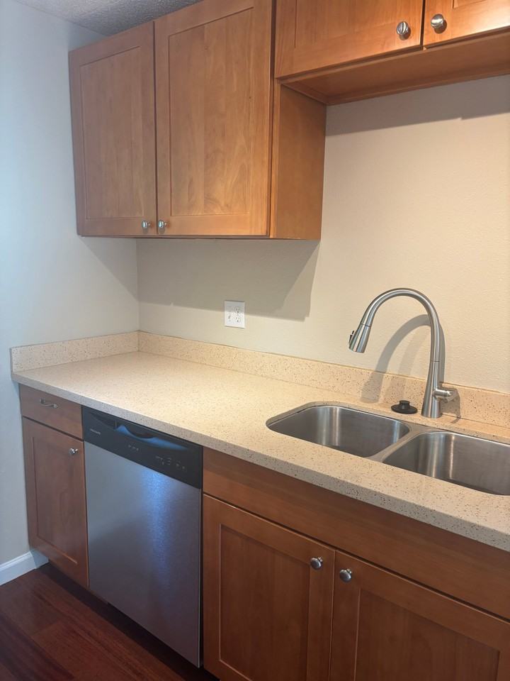 1620 S Kent Des Moines Rd #D - Photo 6 of 15