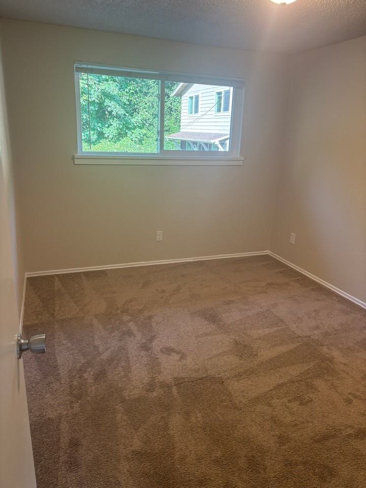 1620 S Kent Des Moines Rd #D - Photo 7 of 15