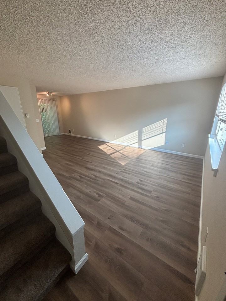 1612 S Kent Des Moines Rd #A - Photo 2 of 13