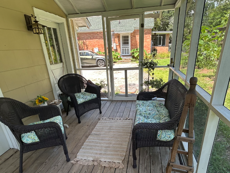 102B Gaston Ave - Photo 3 of 10