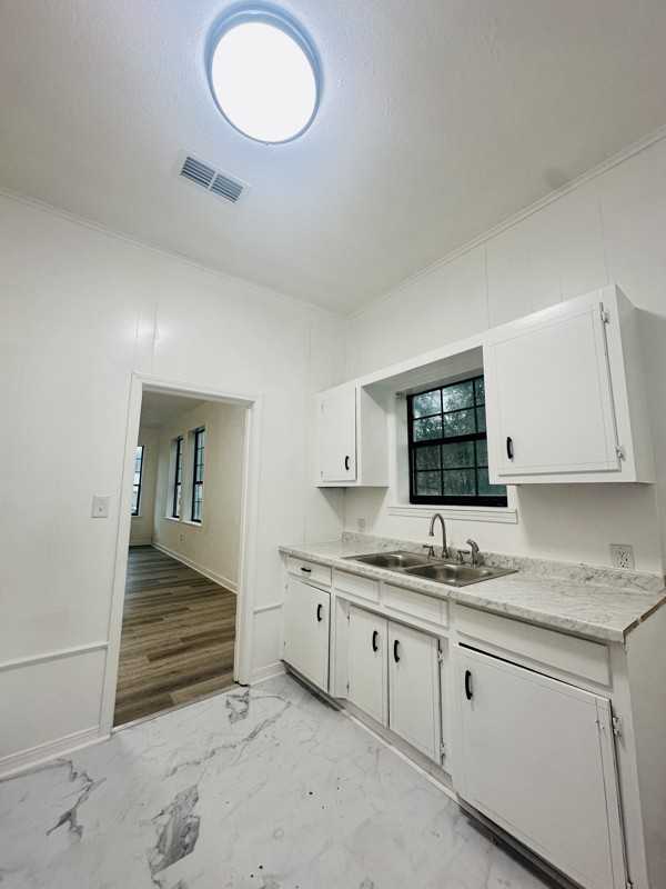 503 Cannon St - Photo 4 of 17
