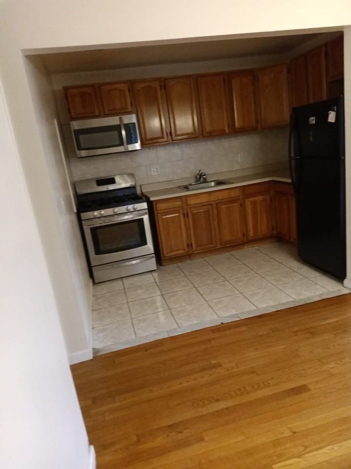 1038 Eaststreet #2ndFL - Photo 6 of 13