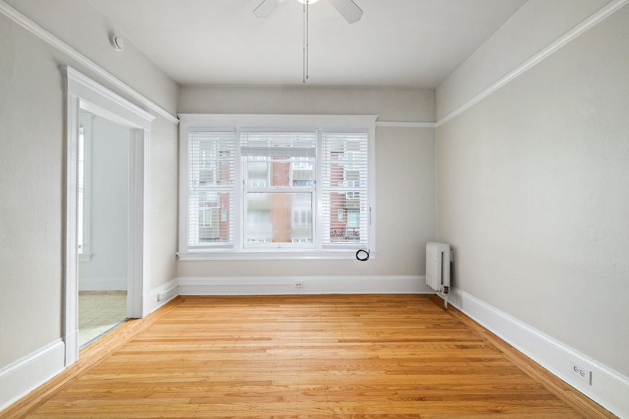 990 Geary - Photo 5 of 16