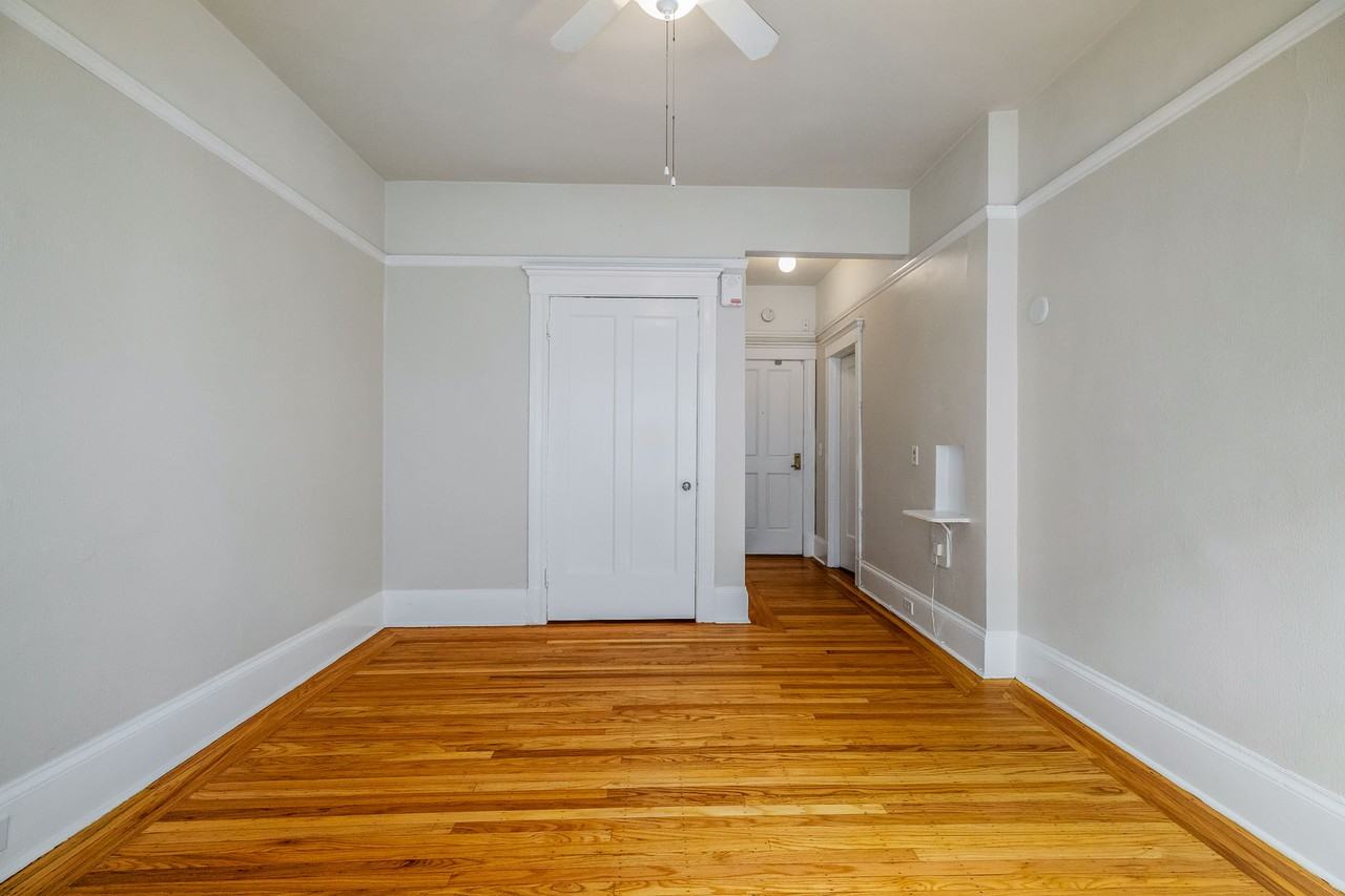 990 Geary - Photo 6 of 16