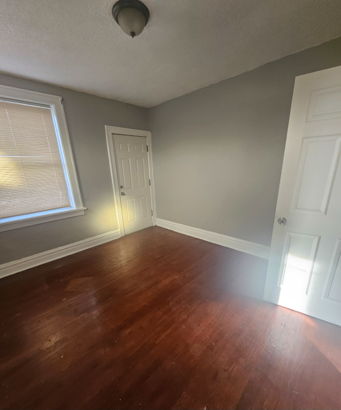 4004 Keokuk St #1F - Photo 3 of 10