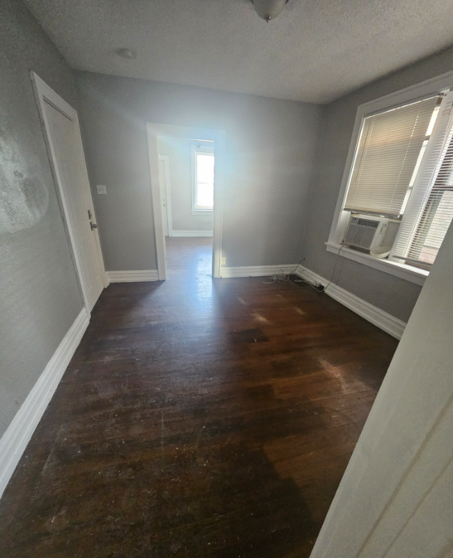 4004 Keokuk St #1F - Photo 4 of 10