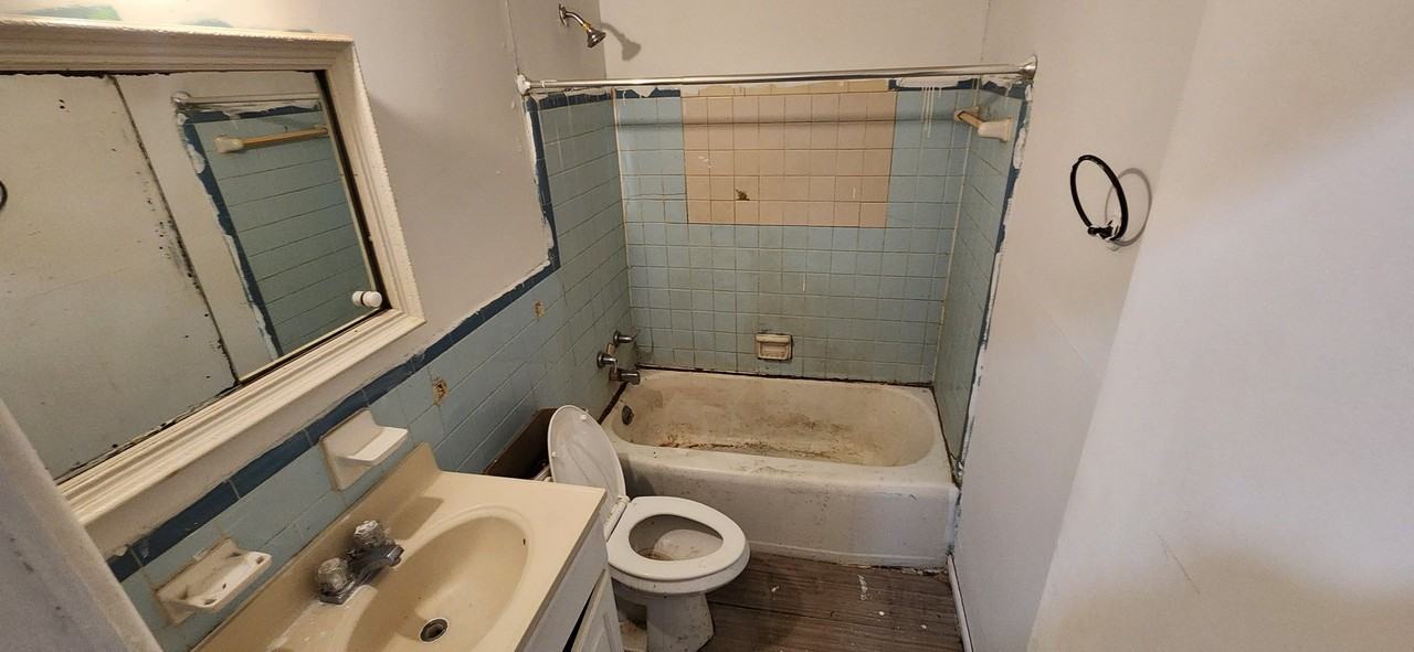 2911 Church St - Photo 4 of 20