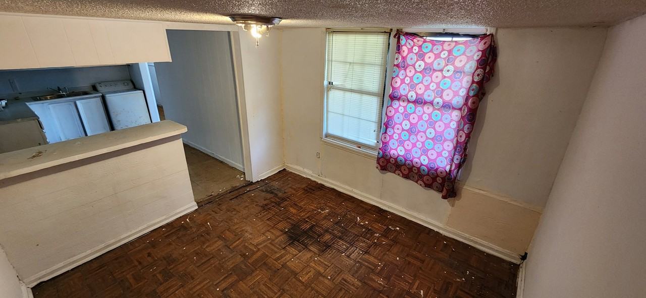 2911 Church St - Photo 6 of 20