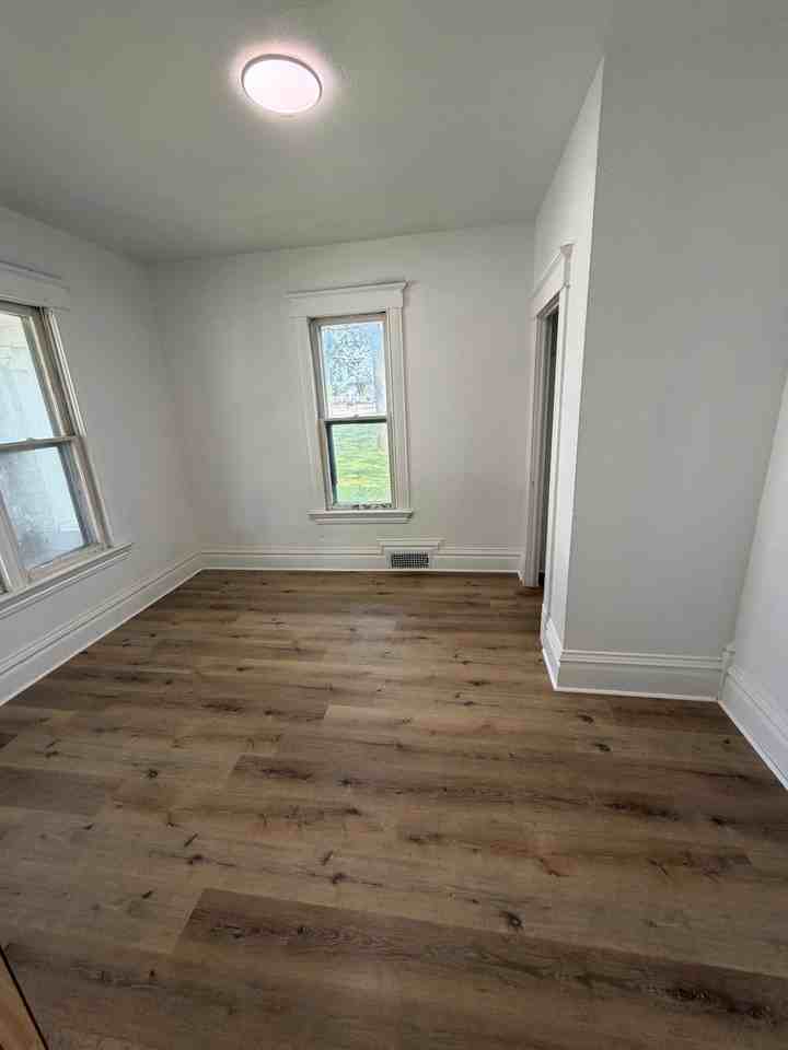 1316 Main St #1 - Photo 5 of 11