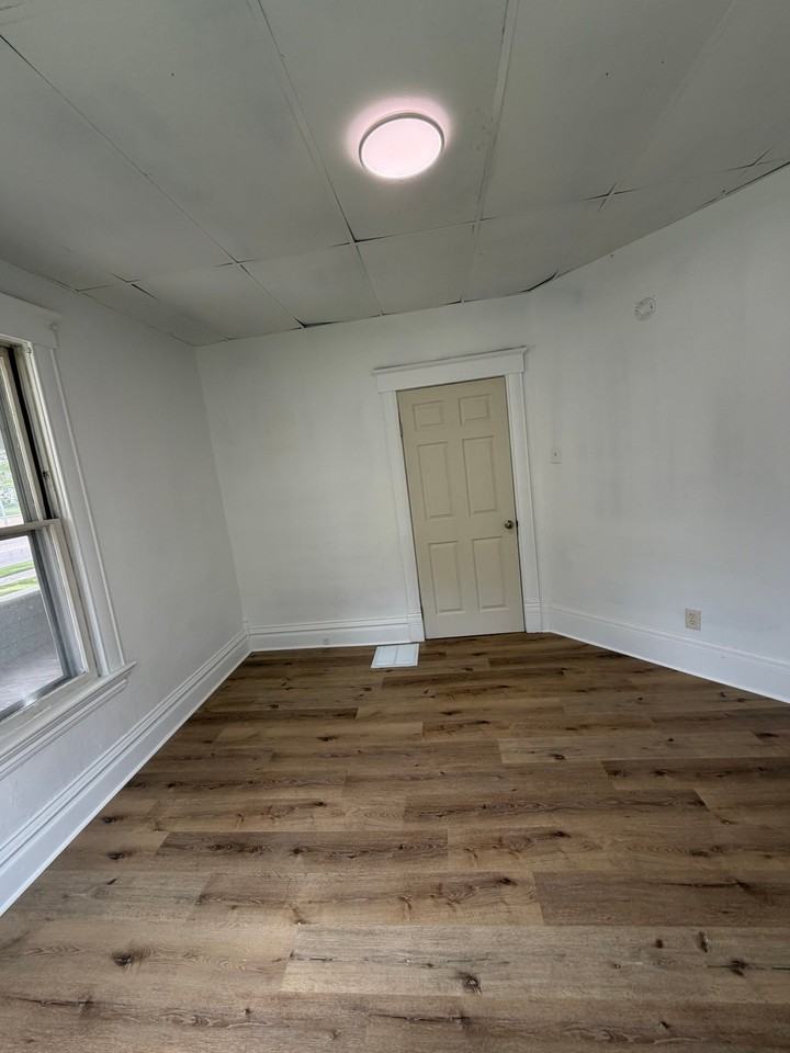 1316 Main St #1 - Photo 6 of 11