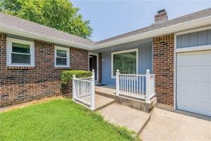 featured image of 430 N Persimmon Dr