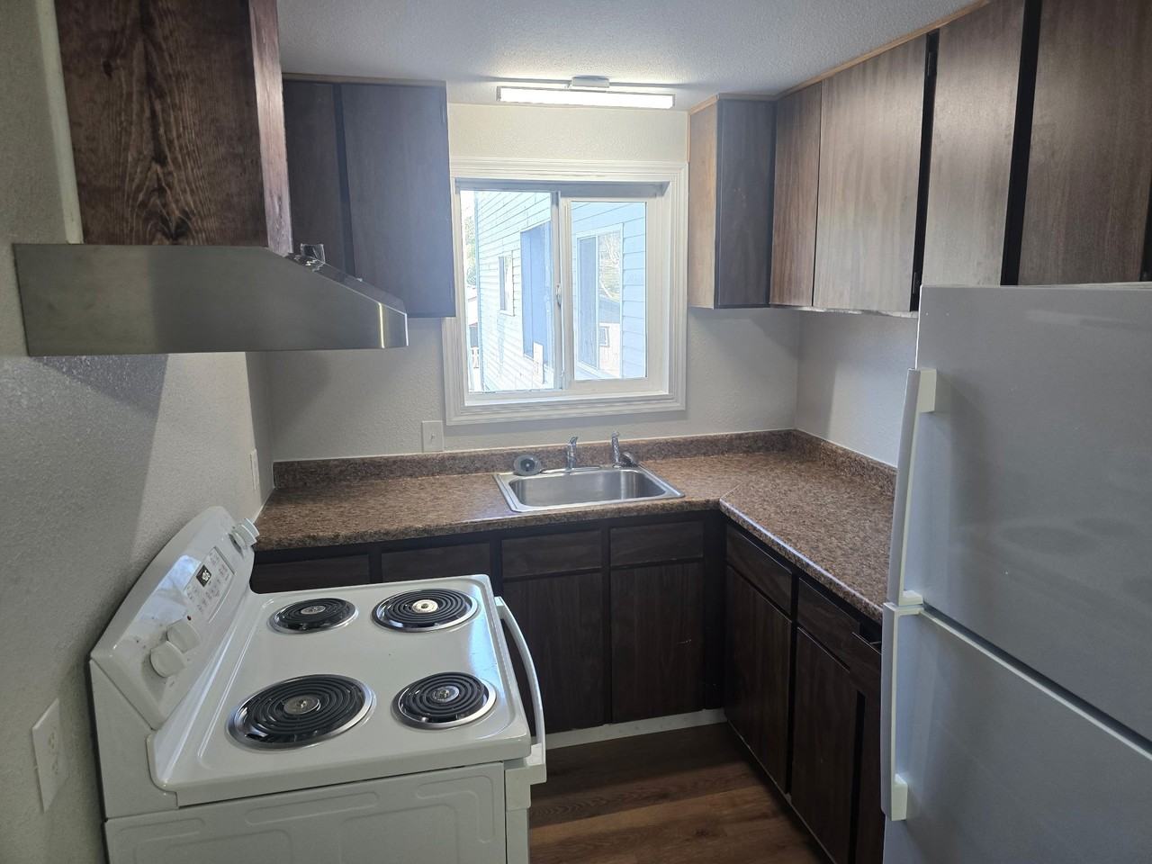166 Ne 8th St #3 - Photo 3 of 7