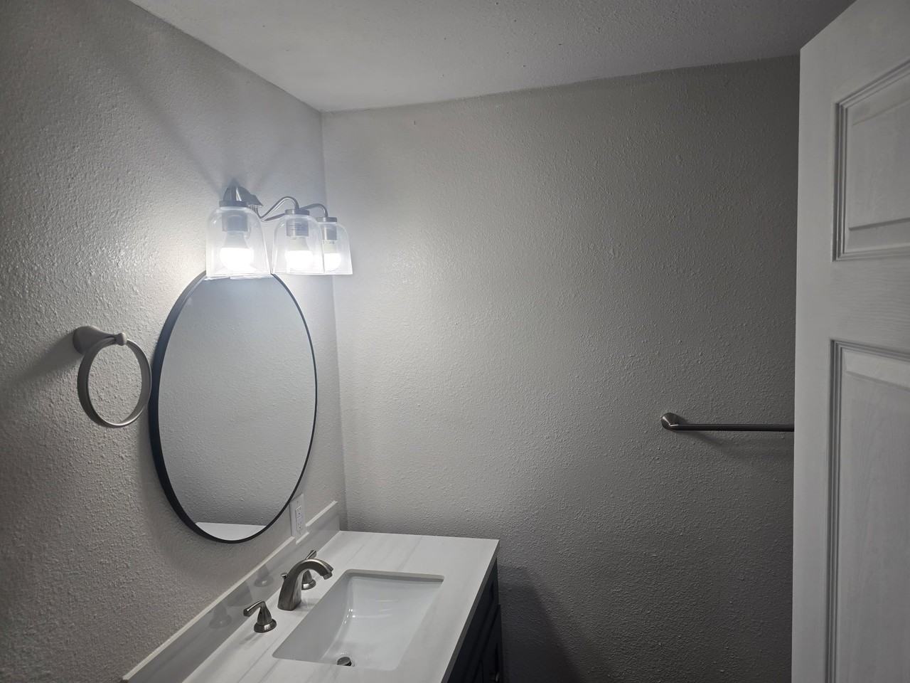166 Ne 8th St #3 - Photo 5 of 7