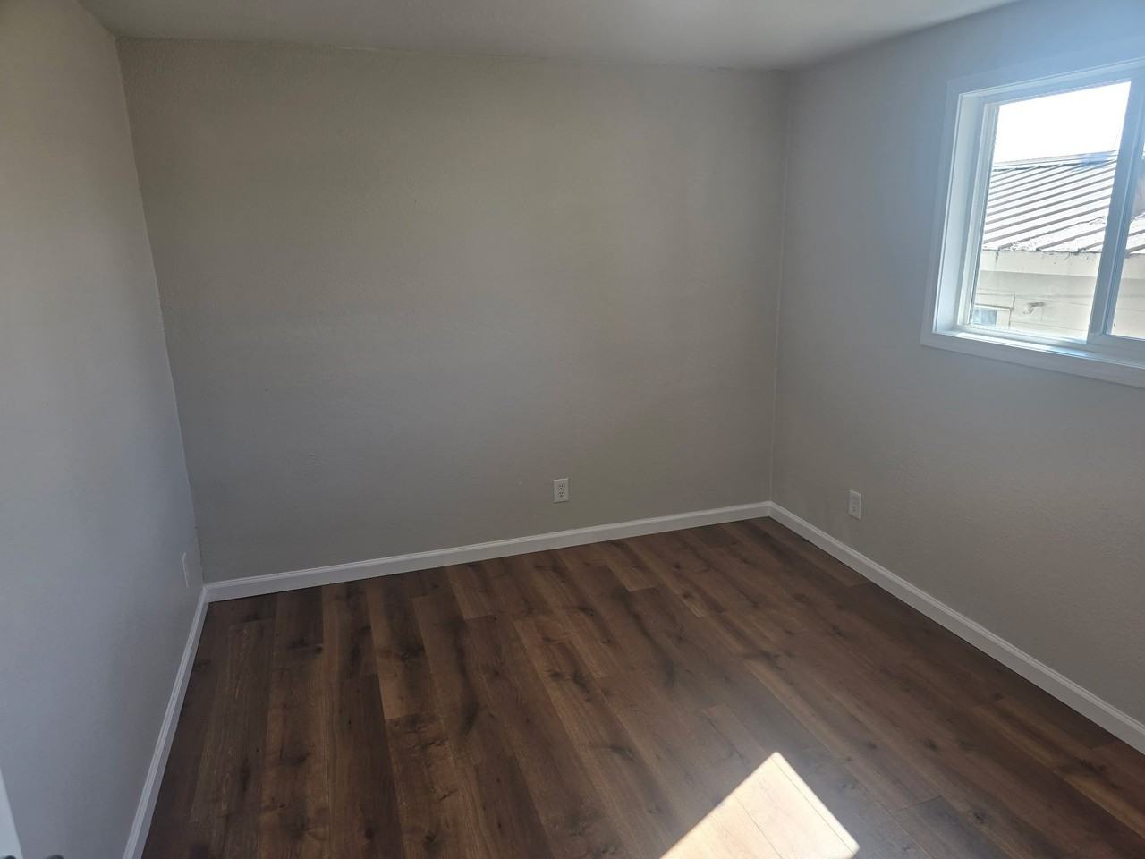 166 Ne 8th St #3 - Photo 6 of 7